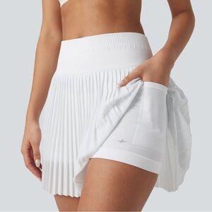 HALARA Women's Classic White Pleated Skort